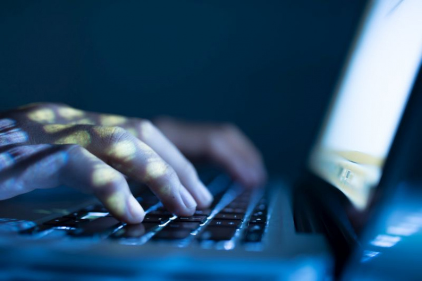 Ataki hakerskie na dane firmowe: dlaczego nadal padamy ich ofiarą?